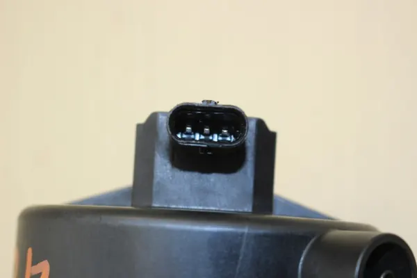 Actuador Turbo OEM 2142820 para BMW F40 2019 image 4