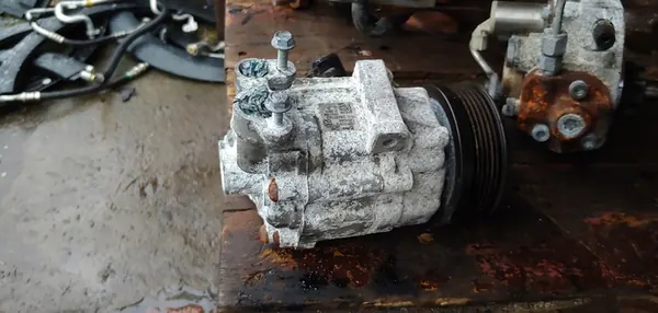 Compressore AC Subaru XV Forester 73111SG010 image 2