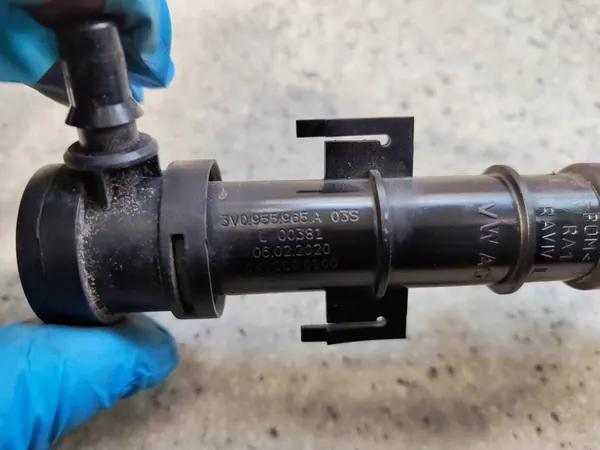 Left Headlight Washer 3V0955965A Skoda Superb III 3V image 4