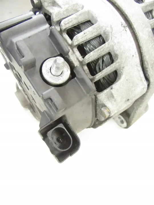Vaihtovirtageneraattori BMW E70 E71 F01 F02 F06 F07 F10 F11 N57 220A image 3