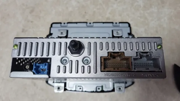 Opel Crossland X Radio Navigation OEM 39145557 image 6