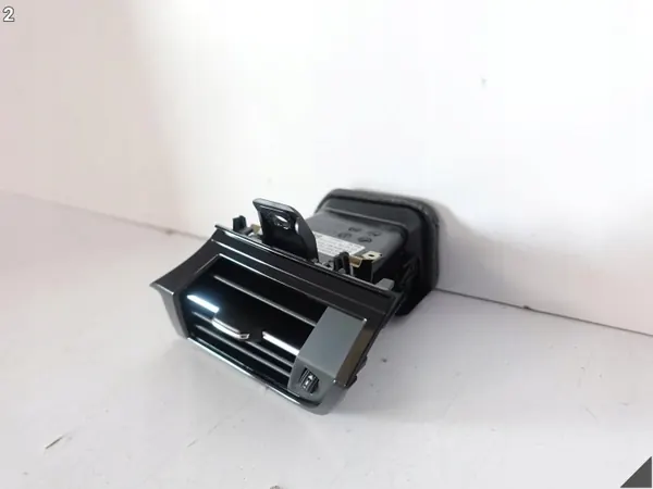 OEM 66706806 Linker dashboard ventilatierooster Audi Q3 image 3