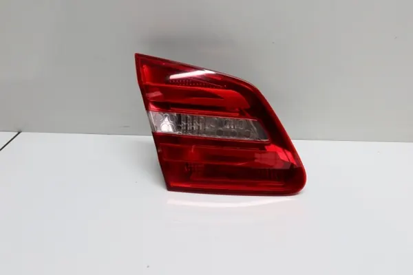 Luz trasera izquierda Mercedes Clase B W246 OEM 2469066300 image 3