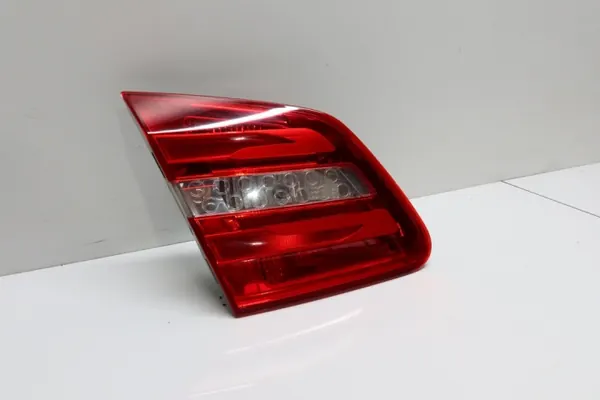 Luz trasera izquierda Mercedes Clase B W246 OEM 2469066300 image 4