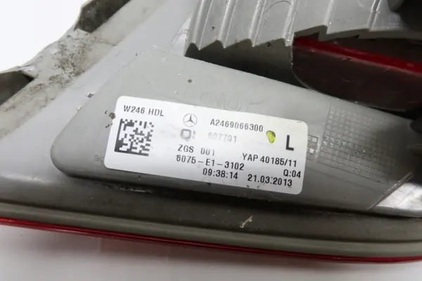 Luz trasera izquierda Mercedes Clase B W246 OEM 2469066300 image 6