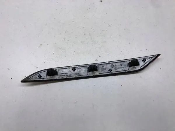 Refletor direito para-choques traseiro VW OEM 5G0945106C image 3