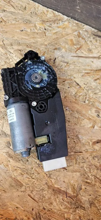 Motor de teto solar Mercedes OEM 0390200100 - Usado image 9