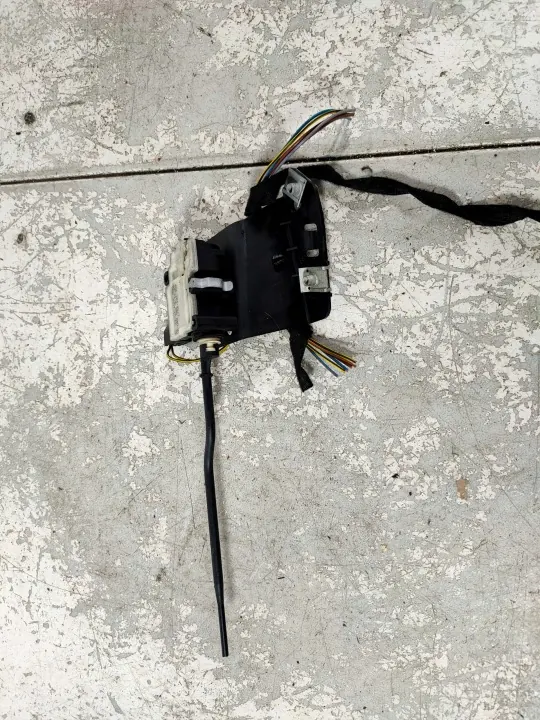 Motor de cierre tapa combustible OEM 98588003 BMW 3 E90 image 2