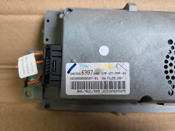 Peugeot 407 Display OEM 9656690780 - Begagnad image 3