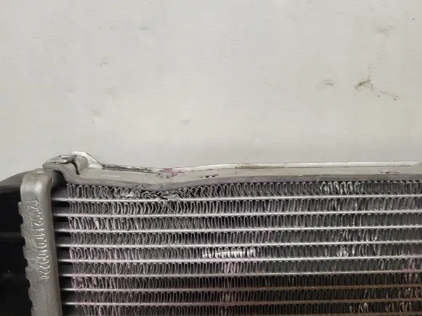 Radiateur d'eau OEM A0995008501 pour Mercedes Classe C image 3