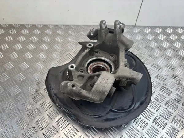 Audi Q7 4M 2019 Taka-oikea pyörännapa OEM 4M0505432AJ image 2