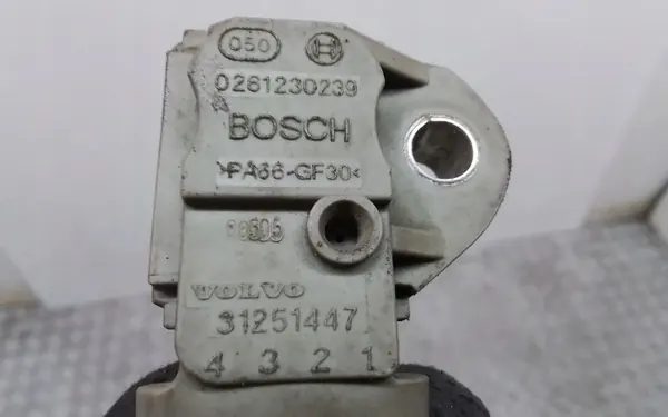Polttoainepaineanturi OEM 31251447 Volvo V70:lle image 3