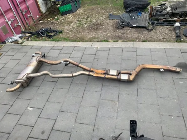 Silencieux Échappement BMW OE OEM WYDECH TŁUMIK BMW 2 image 2