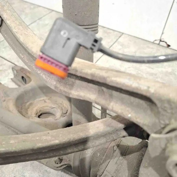 Vänster Bakfjädring Mercedes-Benz E (W212) A2123500141 image 4