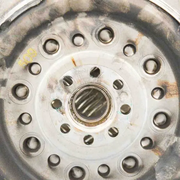 Volante VW Golf VII 2.0L OEM 06K105266H image 7