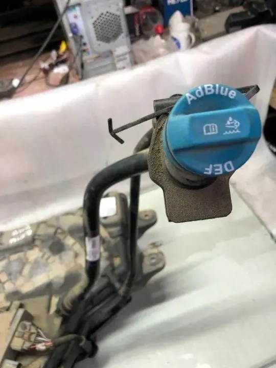 OEM 42721599 AdBlue-säiliön ohjain Opel Astra K:lle image 4