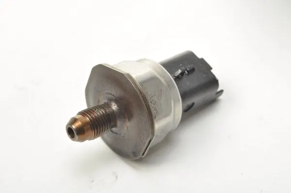 Sensor de pressão de combustível Renault 166392853R image 4