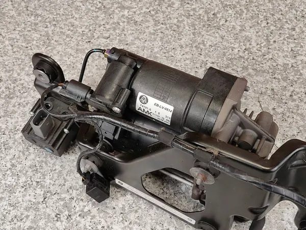 Compressore Sospensione Posteriore BMW X5 E70 NIVO 6775479 image 9