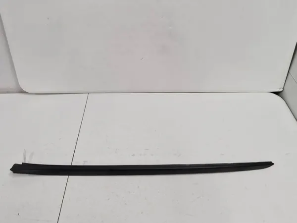 OEM 86131-J7700 Guarnição Pilar Para-brisa Esquerda image 2