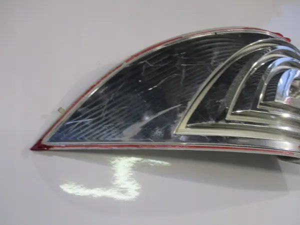 Vasen takavalaisin Skoda Superb II 14-15 OEM 3T5945095A image 3