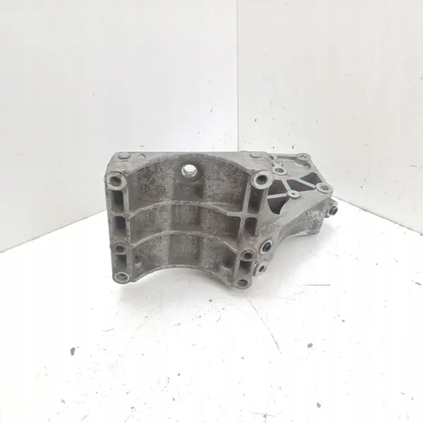 Support de pompe de direction assistée OEM ERR6893 image 3