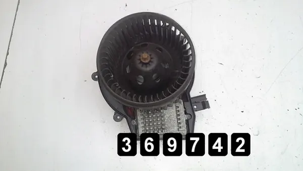 Mercedes verwarmingsventilator OEM AM-369742 - Gebruikt image 3