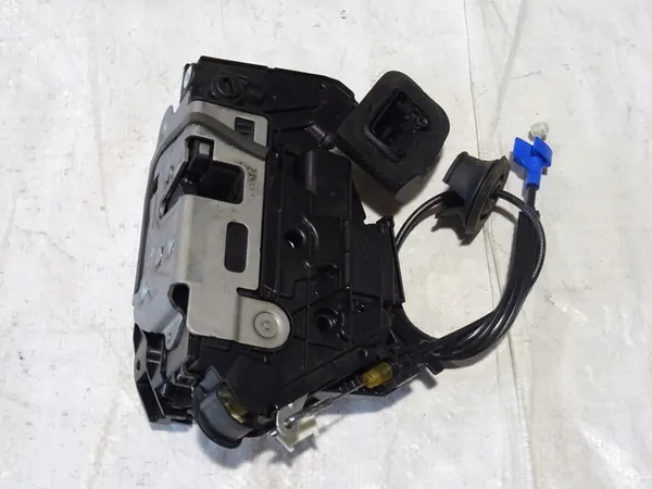 SEAT LEON III 5F 2019 Vänster Baklås 5K4839015AF image 3