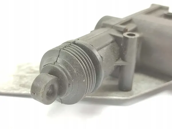 Fiat Uno dörrlåsaktuator OEM 5954779 vänster sida image 3