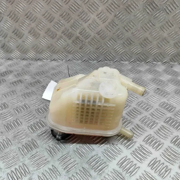 Kühlmittelbehälter Toyota Prius (XW50) 2016 image 6