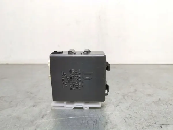 Toyota RAV4 XA40 Ohjausyksikkö OEM 0515004420 image 2