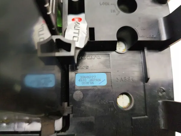Radio CD Panel OEM 30657551 30646127 Volvo image 8
