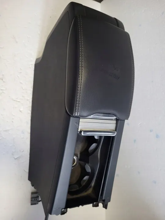 Volvo V60/XC60 Leer Tunnelarmsteun OEM 39819457 image 2