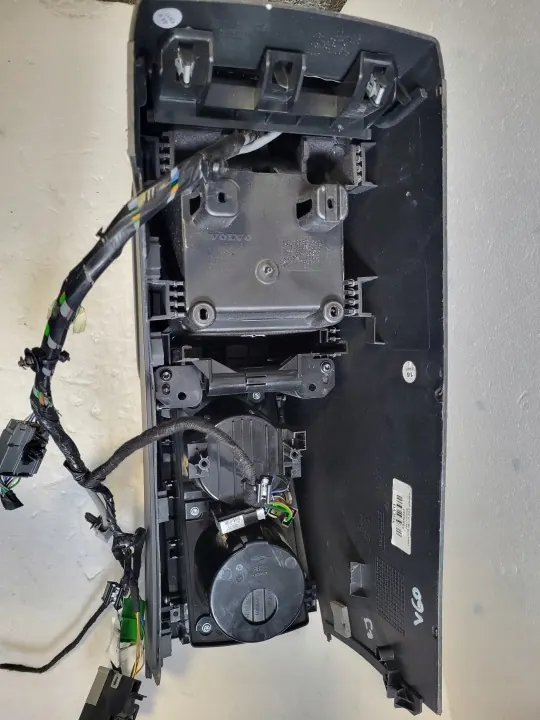 Volvo V60/XC60 Leer Tunnelarmsteun OEM 39819457 image 10