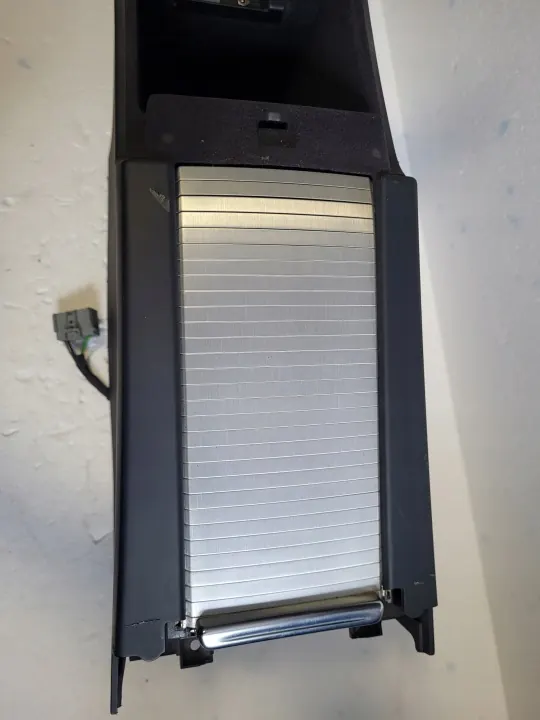 Volvo V60/XC60 Leer Tunnelarmsteun OEM 39819457 image 3