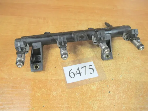 Fuel Injector Rail Peugeot 206 Citroen C2 C3 1.1 8V IPM002 image 3