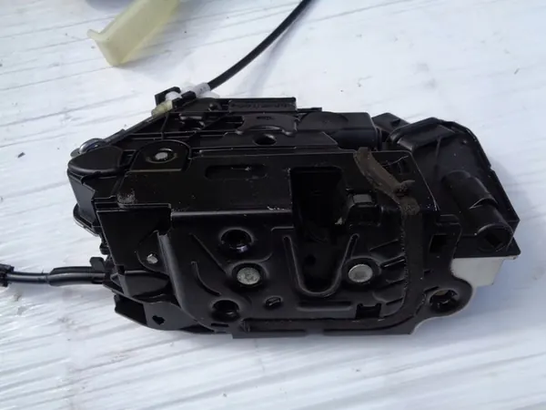 Dörrlås Bak Höger Vänster VW PASSAT CC B7 image 7