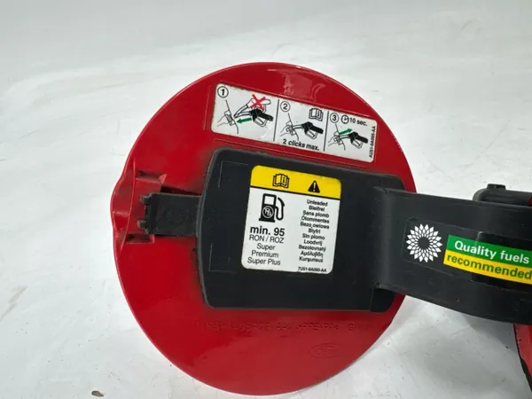 Bouchon de réservoir Ford Fiesta ST 2014 OEM 8A61A27936A image 6