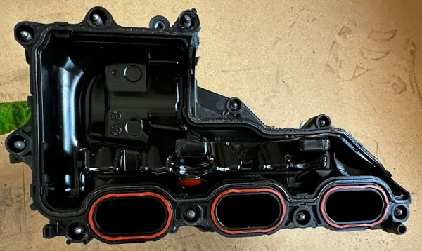 Colector de admisión Nissan OE OEM 140031489R Juke II image 5