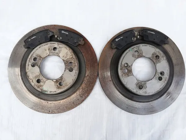 Jarrulevyt & Palat Set OEM 08C25011 Kia Ceedille image 2