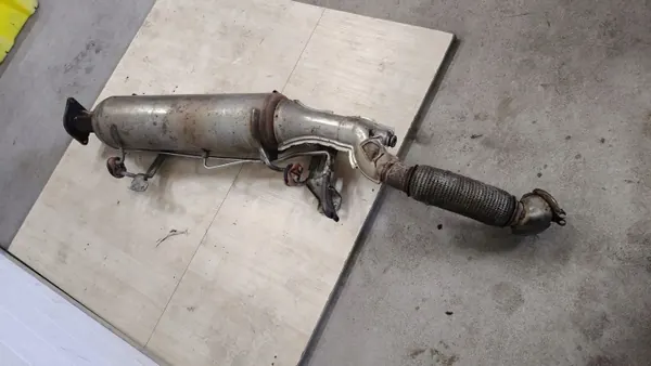 DPF Peugeot OE 1393927080 - Estado usado image 3
