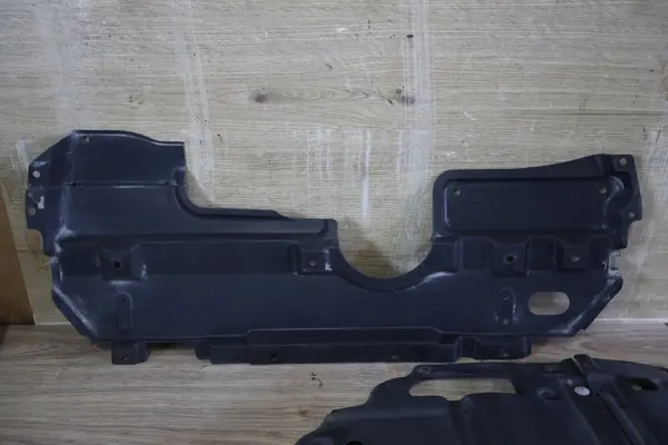 Toyota OE 51441-02220 protection moteur image 3