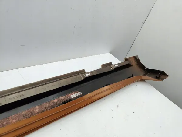 Volvo S60 II Left Door Sill 32270136 image 10