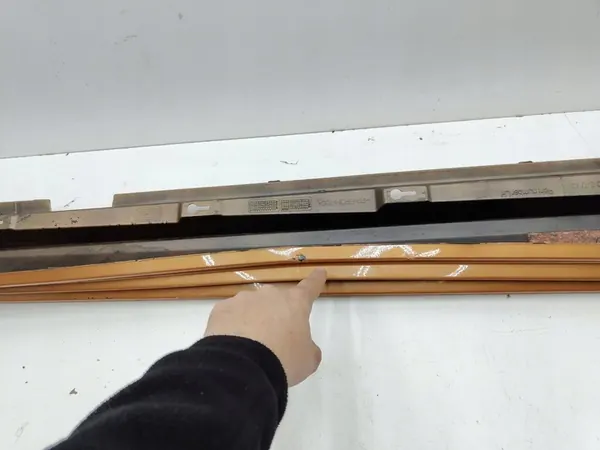 Volvo S60 II Left Door Sill 32270136 image 6