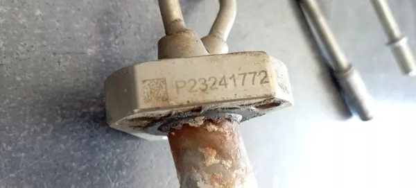 Boquilla inyectora AdBlue OEM P23241772 - Usado image 3