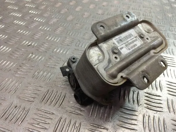 BMW Lämmönvaihdin OEM 7638582 N20-moottorille image 5