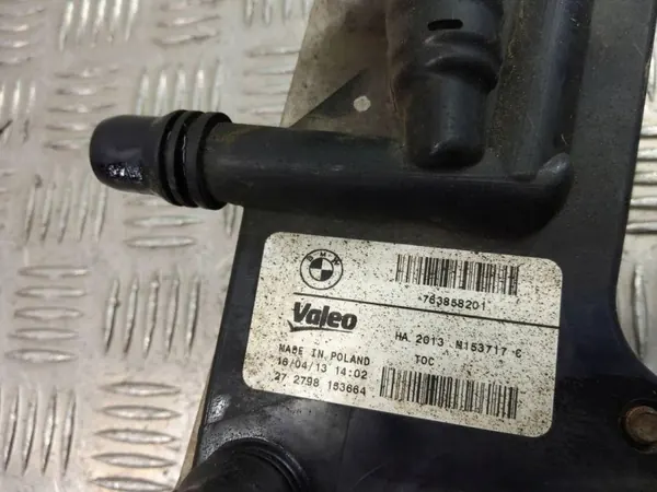 BMW Lämmönvaihdin OEM 7638582 N20-moottorille image 7
