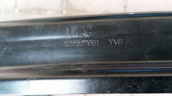 Etupuskurin vahvike OEM 3P0807109A Skoda Superb B9:lle image 8