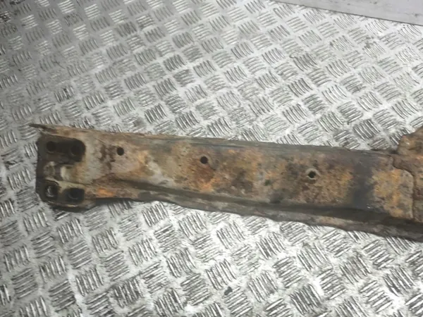 Toyota RAV4 Voorste hulpframe OEM AMD115998 Gebruikt image 3