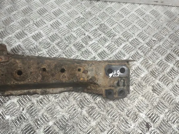 Toyota RAV4 Voorste hulpframe OEM AMD115998 Gebruikt image 4