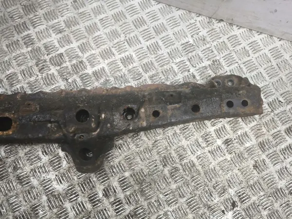 Toyota RAV4 Voorste hulpframe OEM AMD115998 Gebruikt image 5